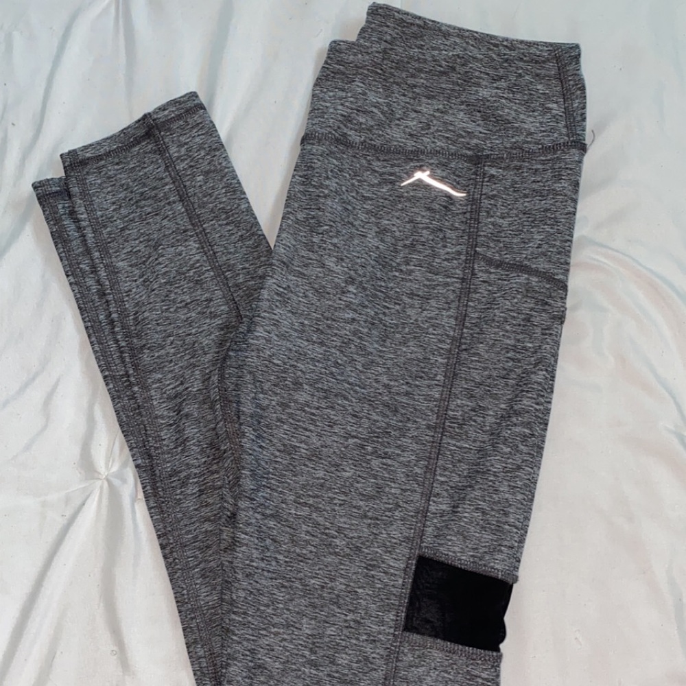 grey leggings